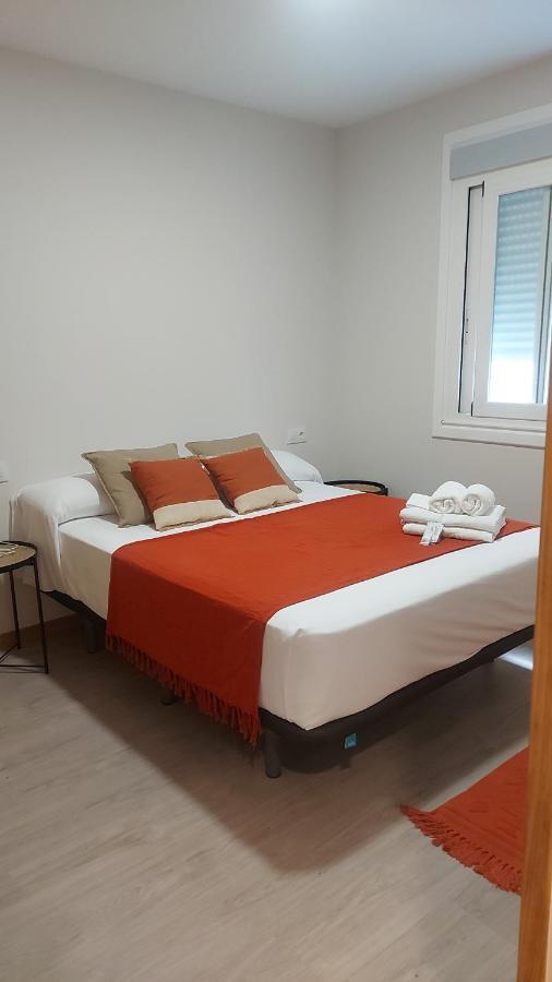 New J&J Hostel コマルカ・デ・オウレンセ エクステリア 写真